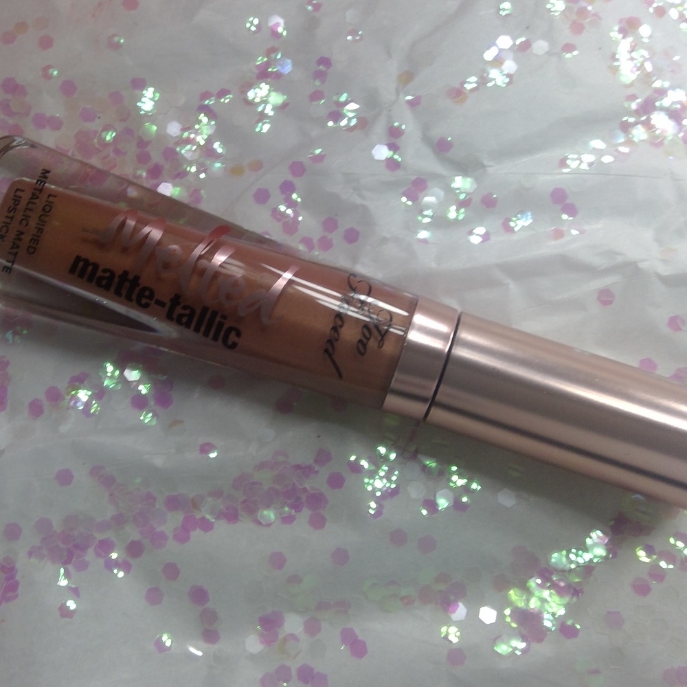 Too Faced Melted Matte-tallic lipstick